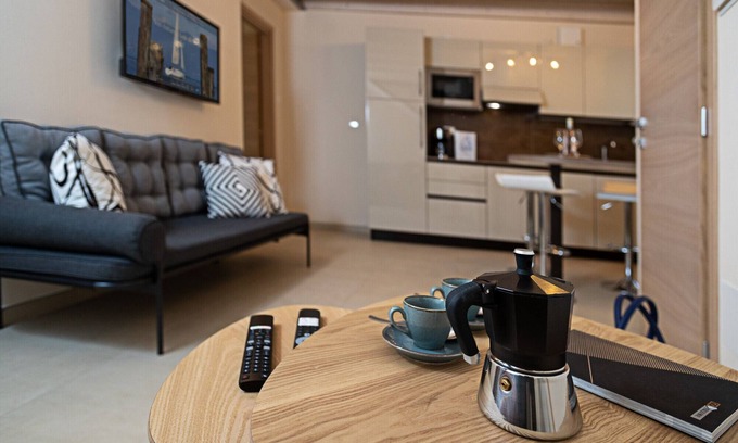 Pacengo Apartment | Regarda - Residenza "G&J - G floor" modern onebedroom apartment with roof terrace