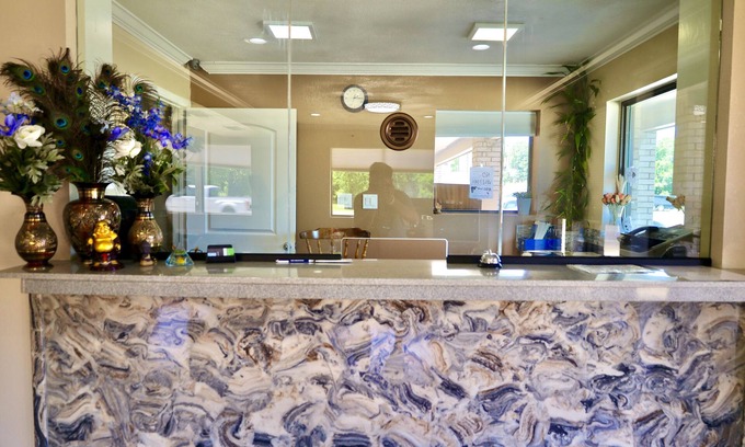 Gladewater Hotel | Regency Inn & Suites