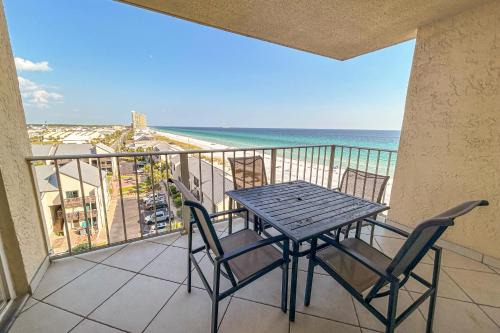 Biltmore Beach Apartment | Regency Towers 823