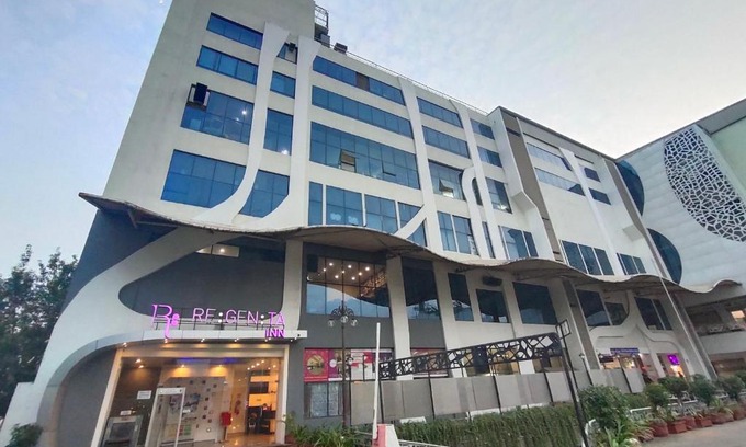 Sayajiganj Hotel | Regenta Inn Vadodara, 500m from Railway Station