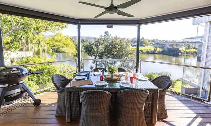 Regentville House | Regentville Waterfront Luxury Manor - Millionaires Location