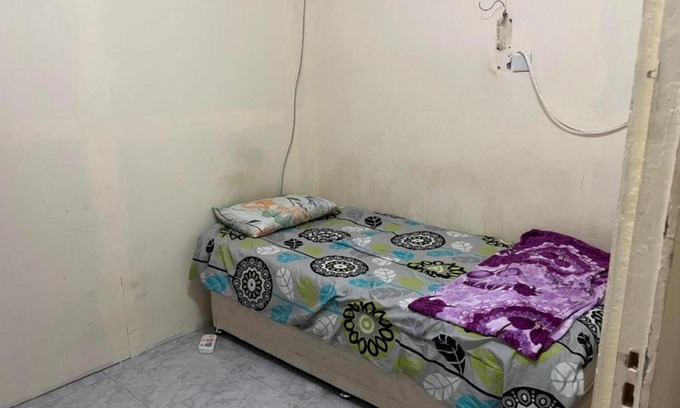 Al Majaz Apartment | Regular homebased room