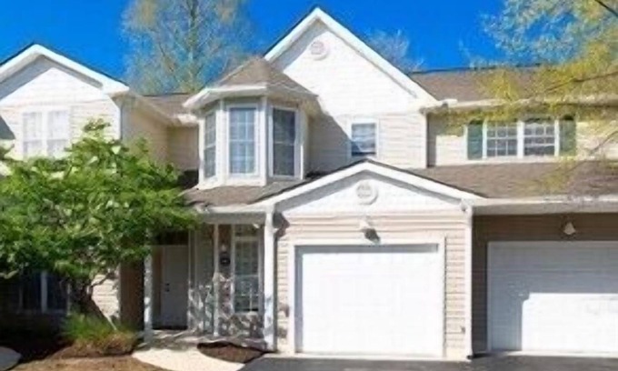 Rehoboth Beach Condo | Rehoboth Beach Condo Sleeps 7 w/Pool & Parking