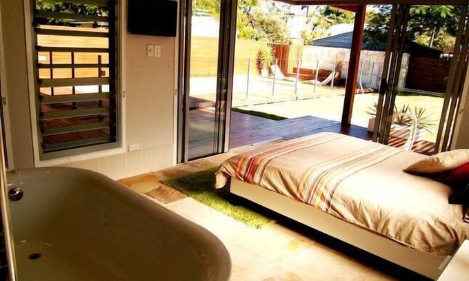 Runaway Bay House | REIKI HOLIDAY HOUSE RUNAWAY BAY