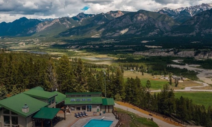 East Kootenay House | ReimagineRanch Mountain Acreage