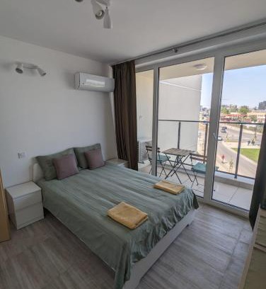 Lozenets Apartment | Reina Apartment- next to Sofia zoo and close to Mall Paradise