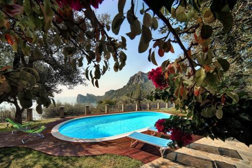 Sirenuse Villa | Relais Mamma Mia Sea Views Pool & Terraces