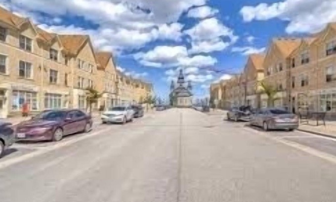 Markham Apartment | Relax 2 bedrooms with full bathroom and Parking 5 mins to Hwy 404