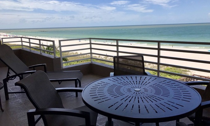 Marco Island Condo | Relax and enjoy Marco Island at this Beachfront Condo,