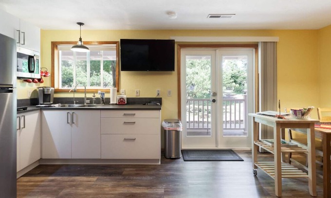 Oregon City Apartment | Relax and Get Away from It All - The Original Blessings Farm Hideaway!