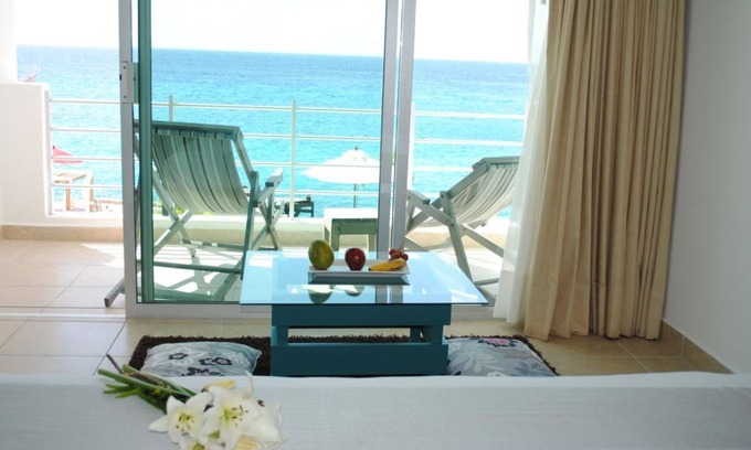 Zona Hotelera Norte House | Relax and Recharge! Onsite Pools, Beach Access