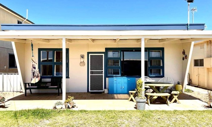 Tumby Bay House | Relax and recharge, frolic and fish in Tumby Bay