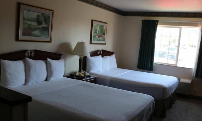 Kelso House | Relax and Recharge in GuestHouse Kelso Longview! Free Parking, Pets Allowed