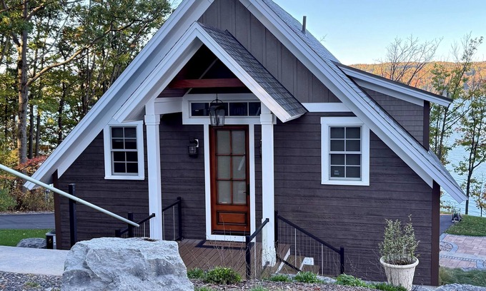 Skaneateles Apartment | Relax and Recharge on Skaneateles Lake !