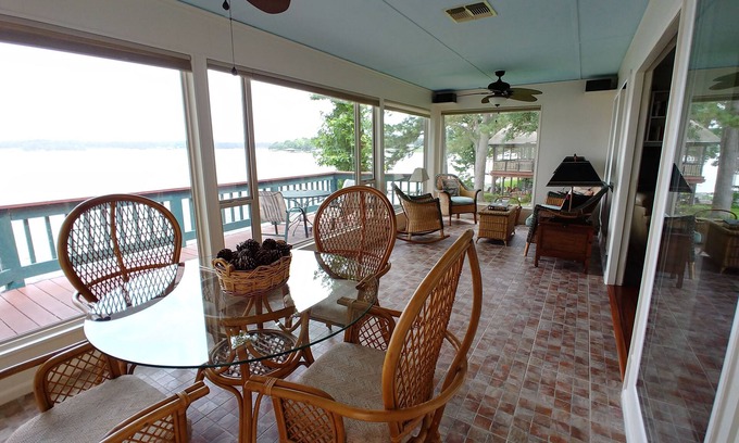Livingston House | Relax and Reconnect at Heron's Nest
