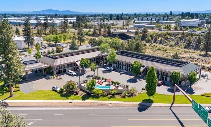 Orchard District Hotel | Relax and Unwind! 4 Convenient Units. Minutes Away to Historic Downtown!