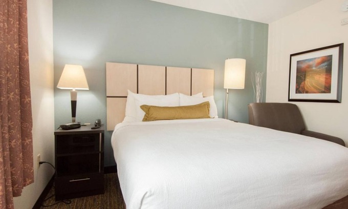 Anaheim Resort Resort | Relax and Unwind! 4 Comfortable Units, Kitchenette, Pets Allowed