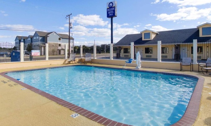 Ingleside Apartment | Relax and Unwind! Free Parking, Onsite Pool, Near Port Aransas Museum