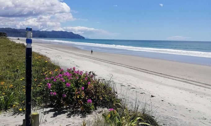 Waihi Beach House | Relax and unwind in beautiful Waihi Beach