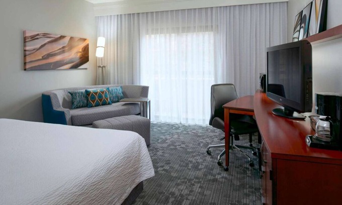 Waldron House | Relax and Unwind! Pet-Friendly Unit, Indoor Pool, Close to Zona Ross Mall!