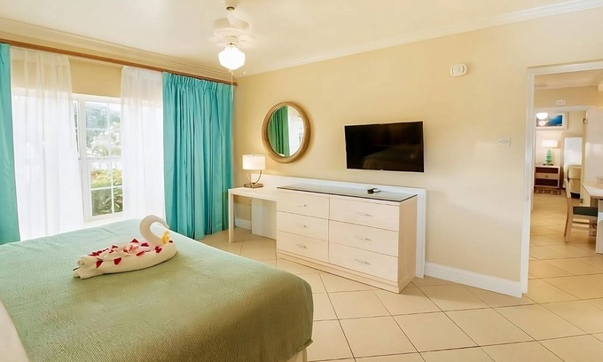 Rodney Bay Apartment | Relax and Unwind! Two Comfortable Units, Swimming Pool, Direct Beach Access!