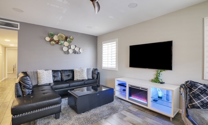 Little Tuscany Condo | Relax at Cookie’s Corner