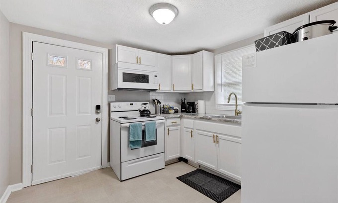 Lillington House | Relax At Ross - 2 minutes from Cape Fear Adventures
