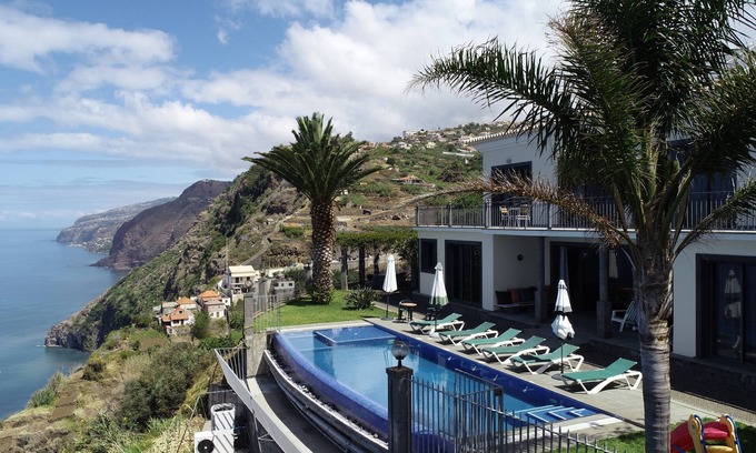 Ponta do Sol Villa | Relax at the best Ocean Cliff Villa in Madeira