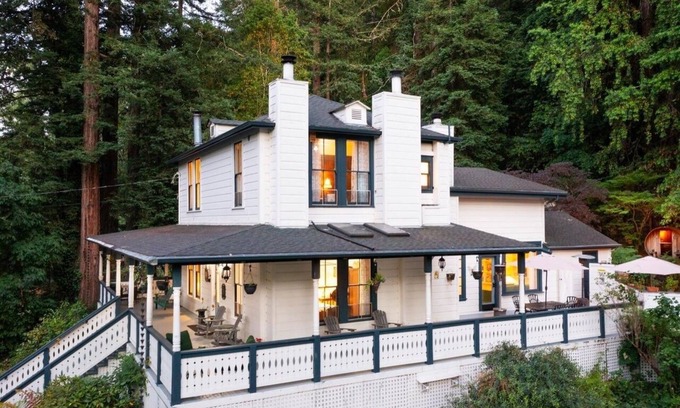 Guerneville House | Relax by Russian River, spacious 6-bedroom retreat