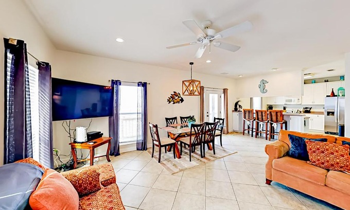 Fort Morgan Pines House | Relax by the Bay