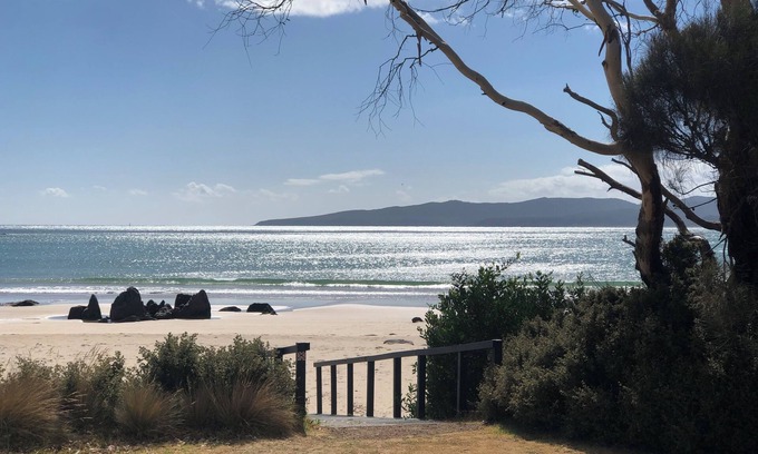 Shearwater Apartment | Relax by the sea this Christmas!