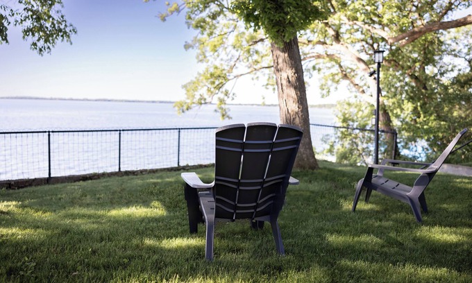 Spicer Cabin | Relax by the Waterfront at The Alvig House onnGreen Lake