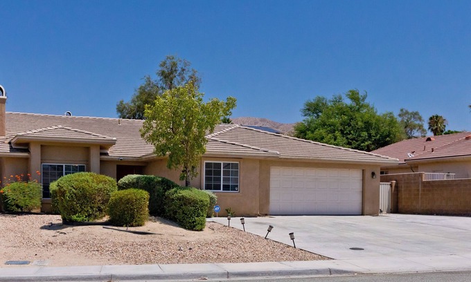 Desert Hot Springs House | Relax , explore, or experience music festivals, tennis or golf tournaments.