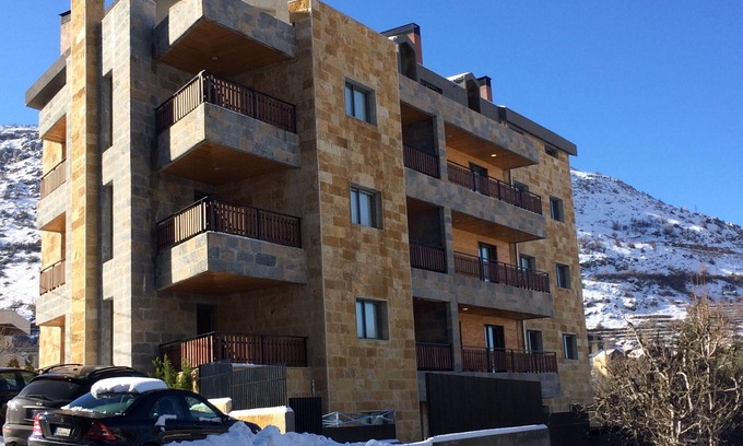 Faraya Apartment | Relax in a Modern & Cosy App at La Reserve- Faraya