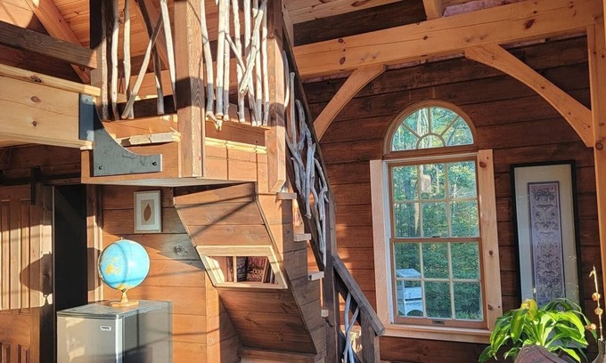 Munsonville House | Relax in a Unique Treehouse Getaway - in Southwest NH