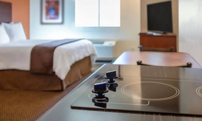 Davenport Hotel | Relax in a Welcoming, Pet-Friendly Room w/Kitchen Near Fryxell Museum