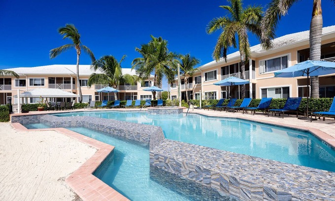 Rum Point Condo | Relax in coastal luxury in our renovated oceanfront condo Kaibo phase 2 - B13
