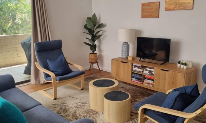 Hawks Nest Apartment | Relax in Cosy Comfort.