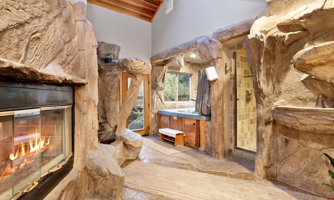 Summit Estates Ski Chalet | Relax in Luxury at The Spa at Winterset - Indoor Hot Tub - Sauna - Games