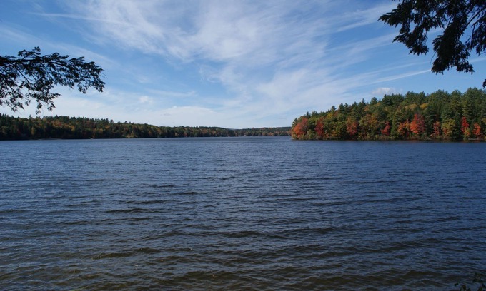 Alton Cottage | Relax in our comfortable cottage and enjoy the beautiful beach and glacial lake