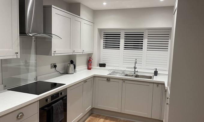 Angmering Cottage | Relax in our village located Old Bakery Cottage