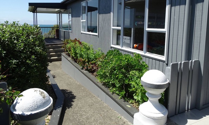 Riverton House | Relax in Riverton