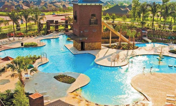 Sienna Plantation House | Relax in Style at Our Missouri City Getaway