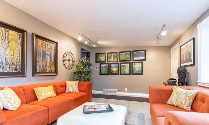 West Valley City House | Relax in the many comfortable and stylish furnishings of this spacious 2700 sqft house