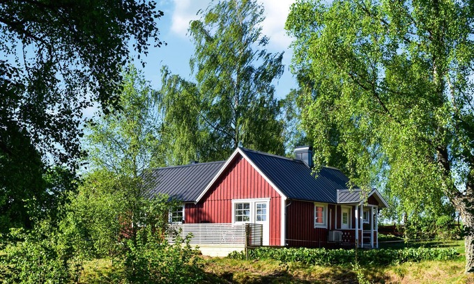 Markaryd House | Relax in this beautiful and charming holiday home with a fantastic lake view.