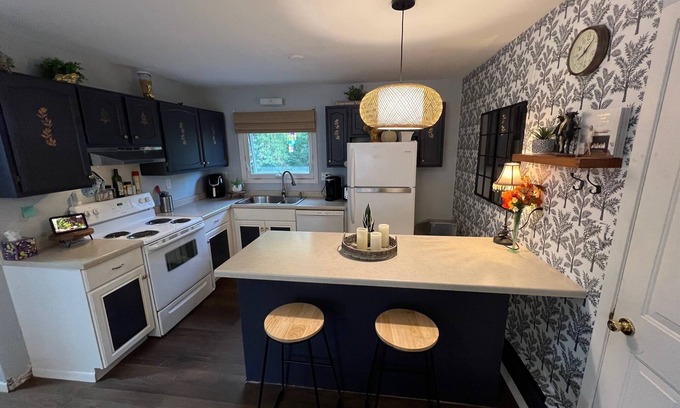 Ironwood Apartment | Relax in this charming and "feel like home comfort" newly updated apartment !