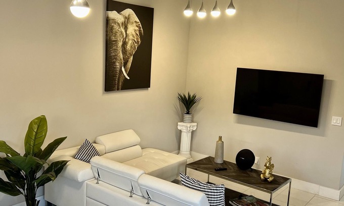 Davie House | Relax in this Modern 2 Bedroom Home Close to Shopping and Highway