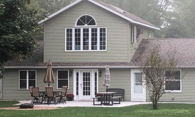King House | Relax in Waupaca and the Chain O Lakes.