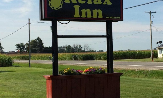 Saginaw Hotel | Relax Inn - Saginaw