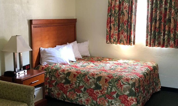 New Castle Hotel | Relax Inn
